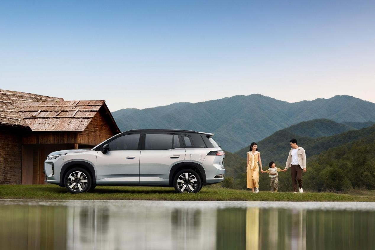 埃安i60增程版10.48万起 重新定义10万级增程大五座SUV