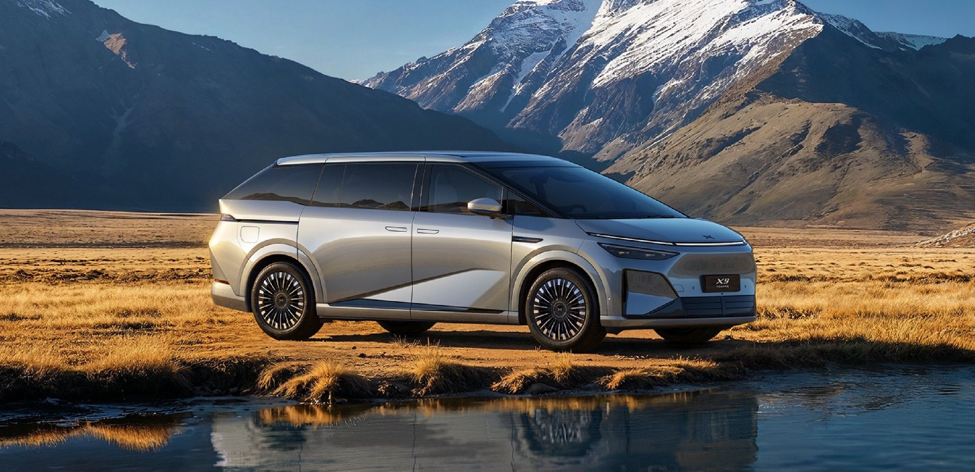 2025广州车展：小鹏X9超级增程售30.98万起