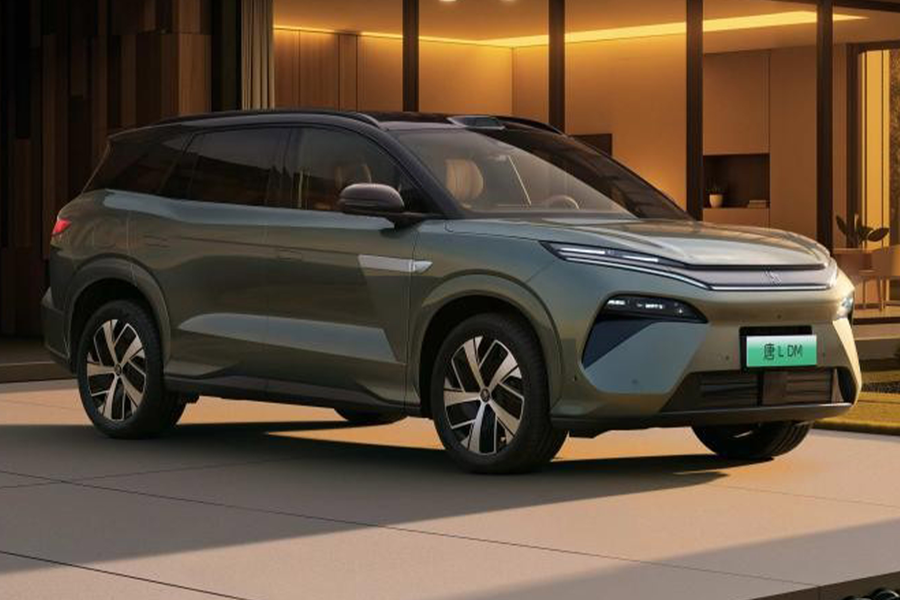 2025广州车展：比亚迪唐L置换补贴后售价21.48万起