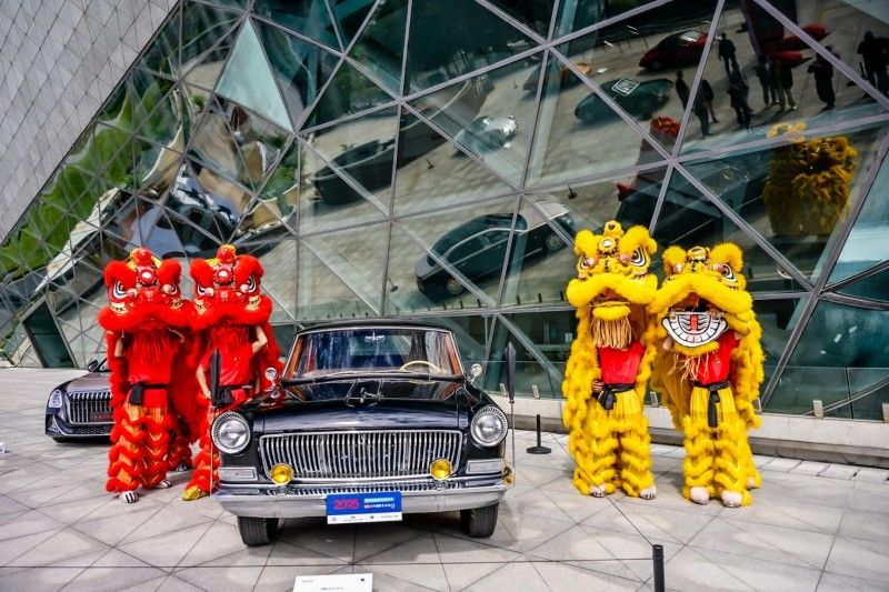  引擎轰鸣穿越时空——经典车文化之旅在羊城绚烂绽放