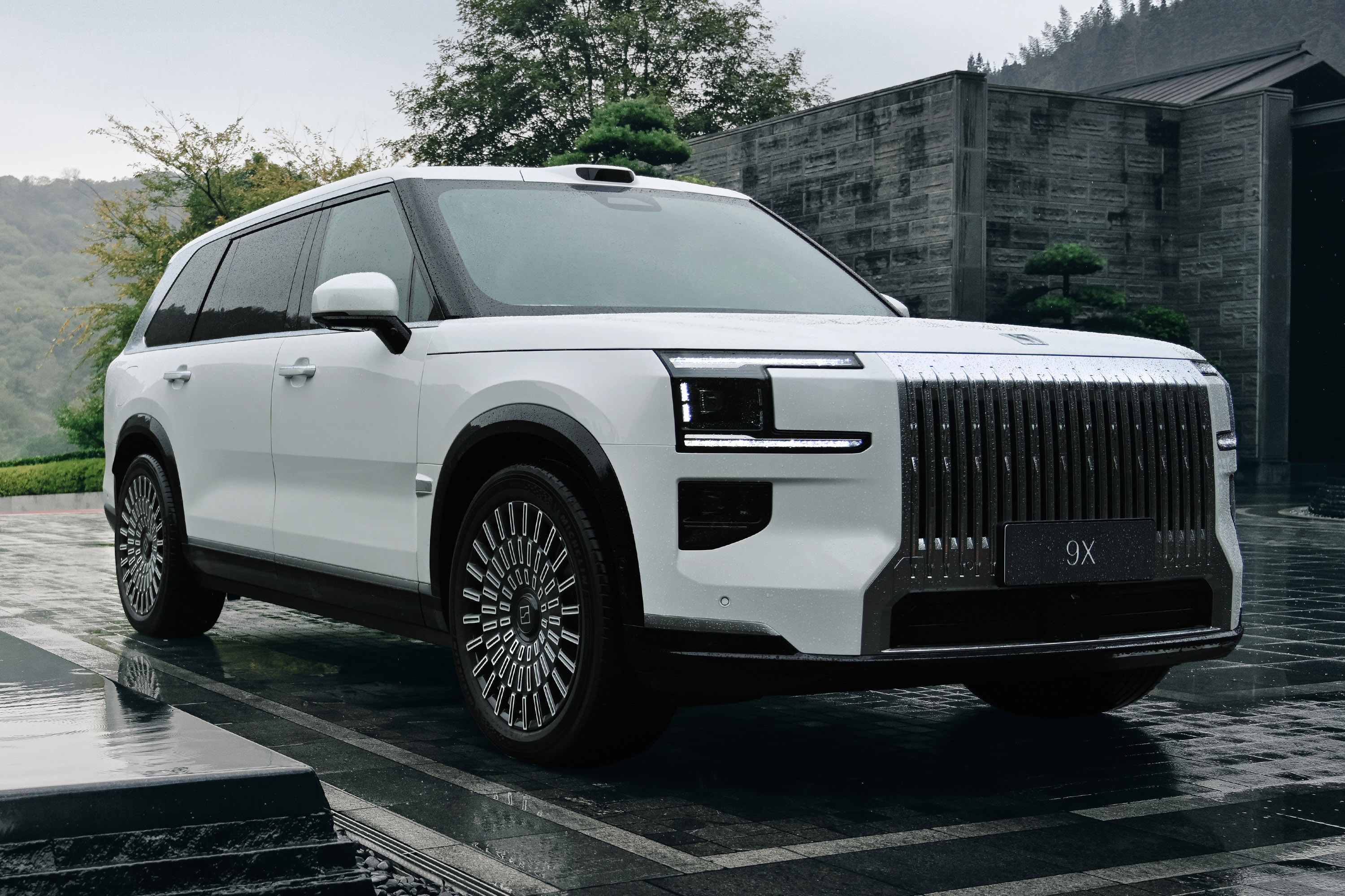 极氪科技11月销量63,902台 同比增长7.1%