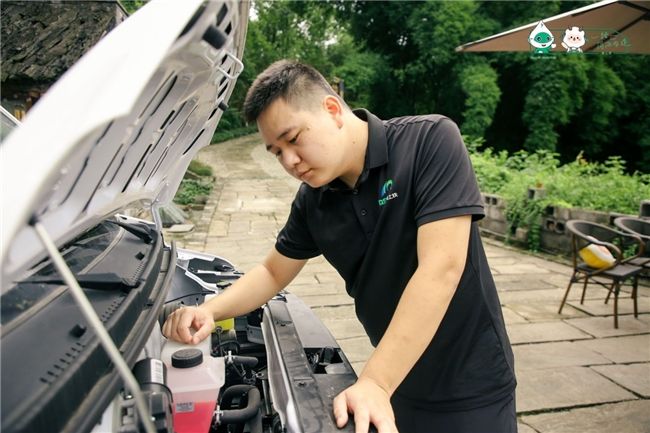 从5000公里的绿途公益行看地上铁公益“新解法”