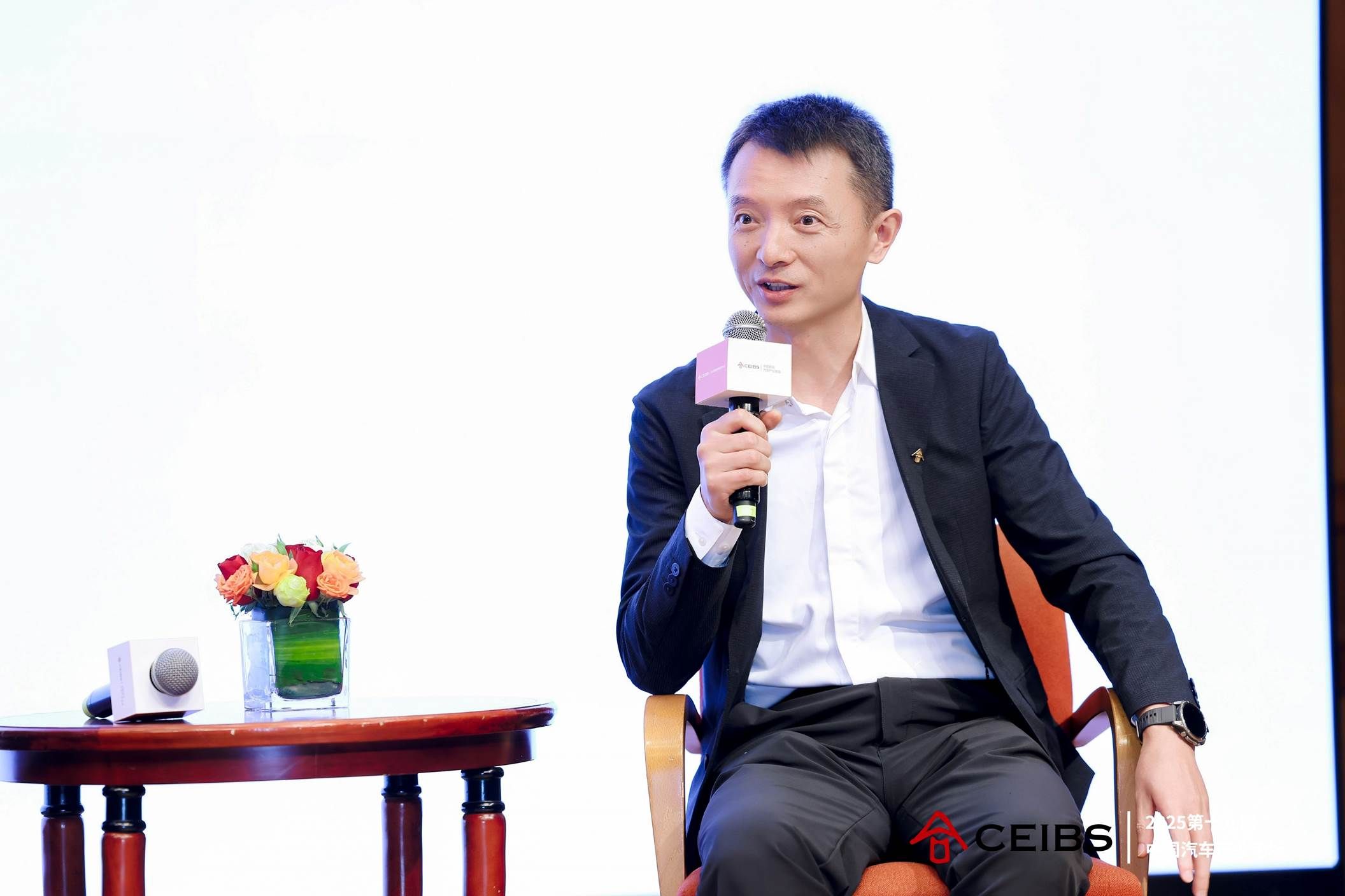 腾讯钟翔平:AI驱动汽车产业革新,“以人为本”创造长期价值