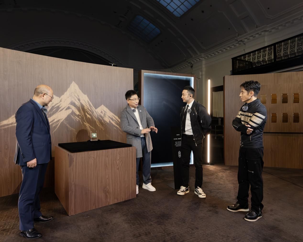 百年對話，科技證言：尊界S800以中國匠心重塑超豪華標桿