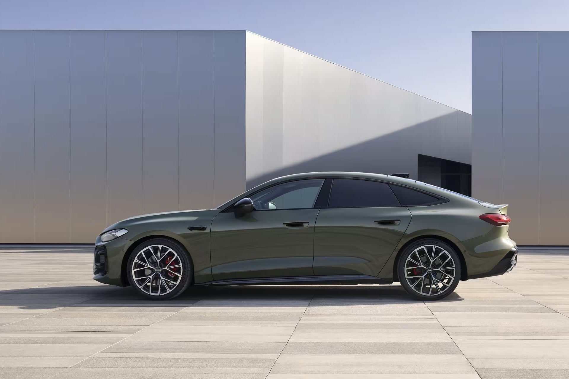 全新上汽奥迪A5L Sportback获2025年度“五星健康车”认证