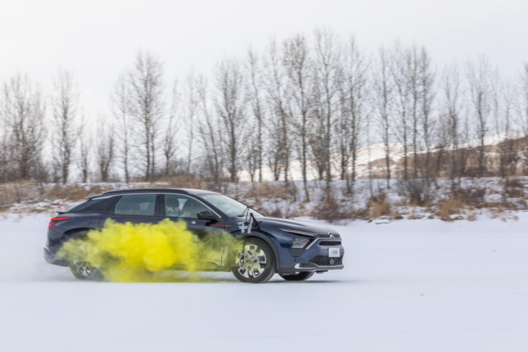 凡尔赛C5X以硬核成绩通过2025中汽极寒驾控安全主题技术认证