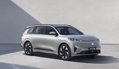 高品质家庭移动守护 大六座新能源SUV的空间承载与质感赋能机制