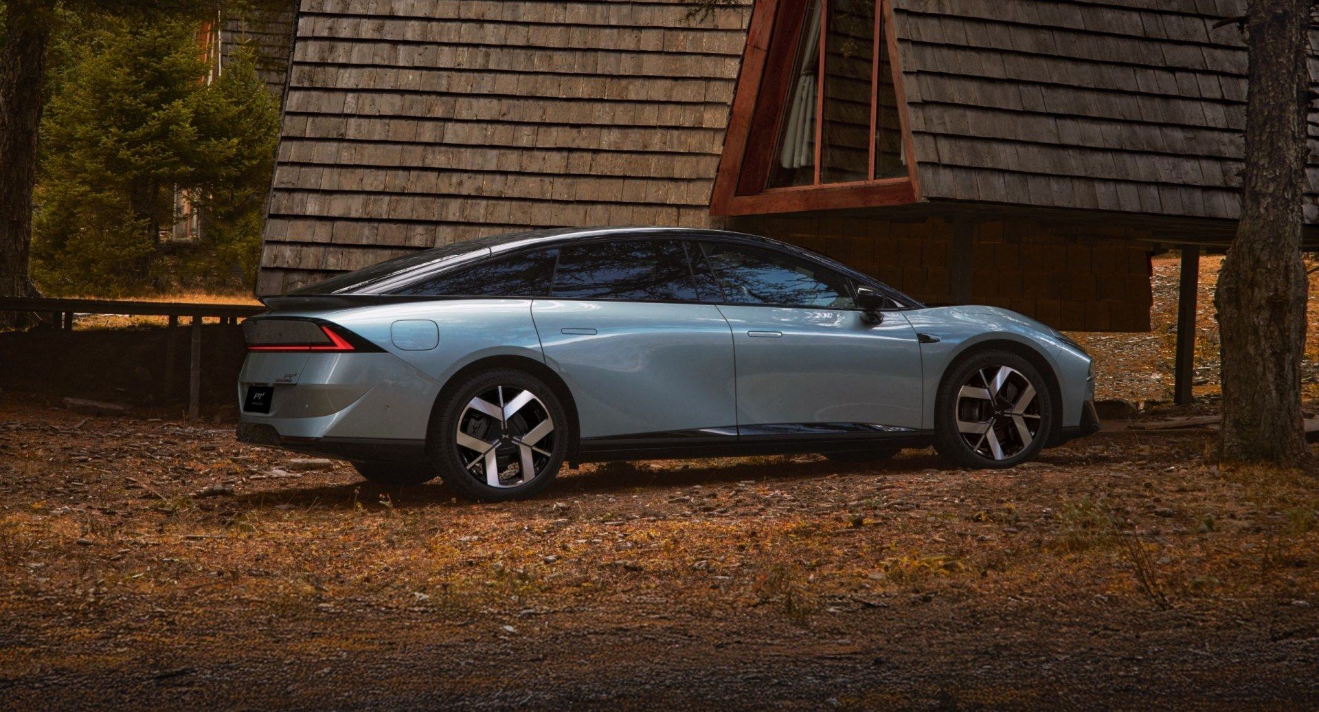 2026款小鹏P7+上市 提供增程及纯电动力/售价18.68万起