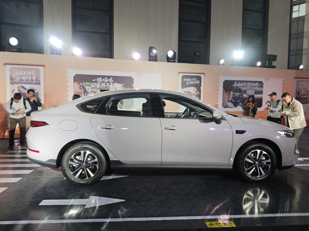 中杯价格超大杯快乐 秦家族长续航版双车上新