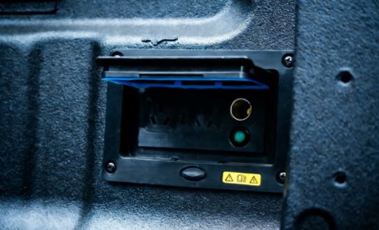 威麟R08 EV：纯电皮卡的“创富务实派”是否能改写市场游戏规则？