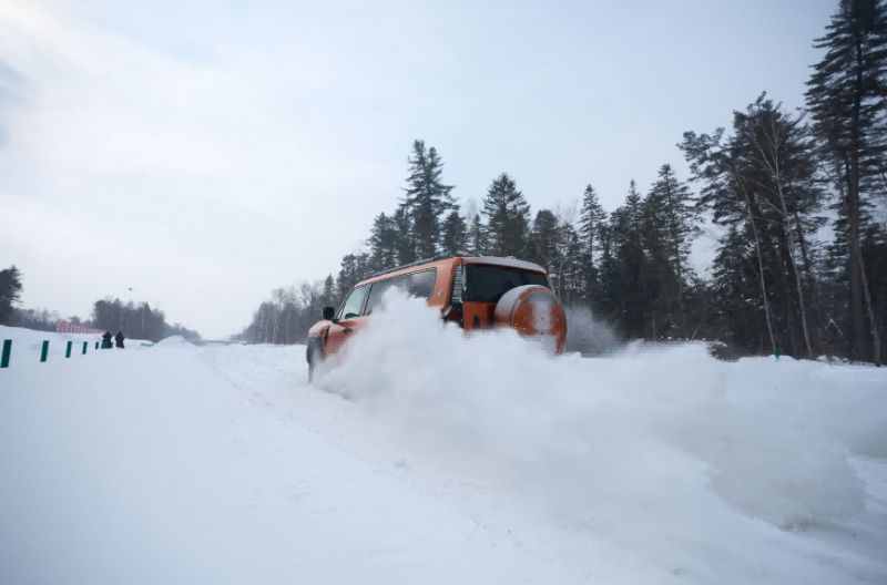 破冰而来 驭境纵横!纵横G700极寒试炼铸就“穿越之王”