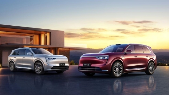 奔赴团圆更从容！问界M8焕新40万级春节出行质感