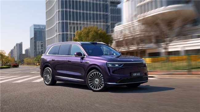 奔赴团圆更从容！问界M8焕新40万级春节出行质感