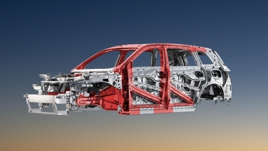 奔赴团圆更从容！问界M8焕新40万级春节出行质感