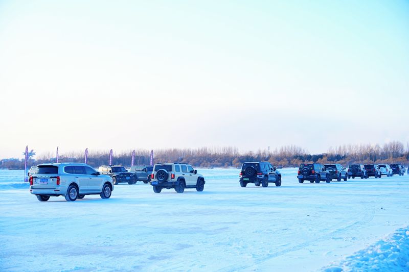 长城汽车冰雪欢乐周：魏建军亲临，旗下品牌尽显“冰上功夫”