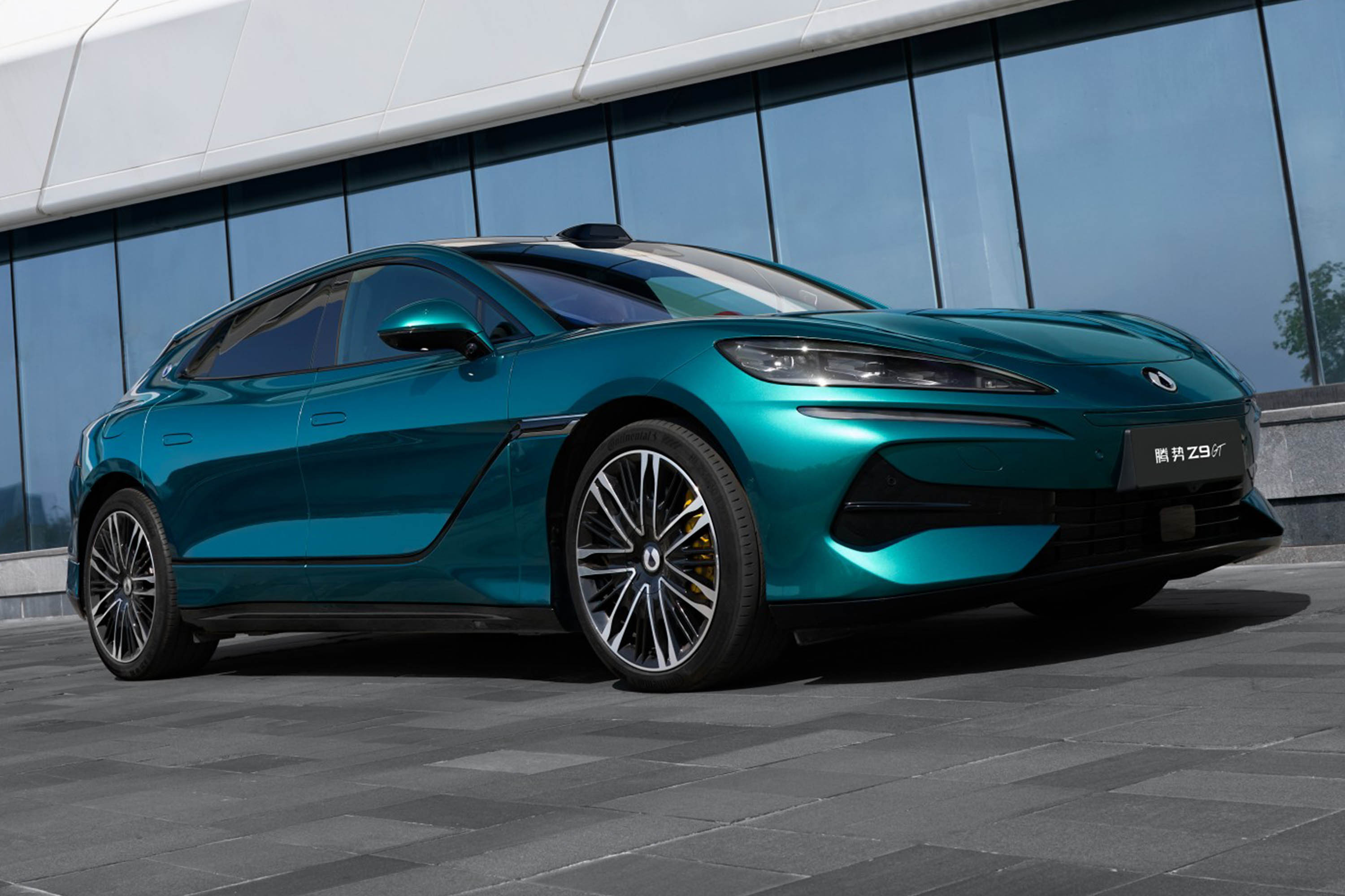 峡湾绿车色+熔岩红内饰 全新腾势Z9GT官图公布