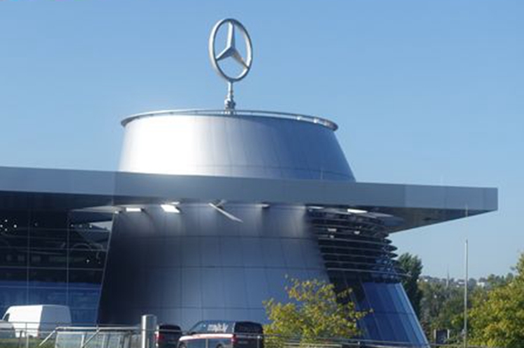 梅赛德斯-奔驰集团2025财年技术产品攻势显效 现金流稳健