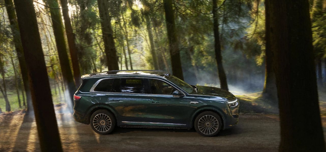 购车享至高5.3万元限时权益!问界M8以新豪华焕新家庭出行新体验