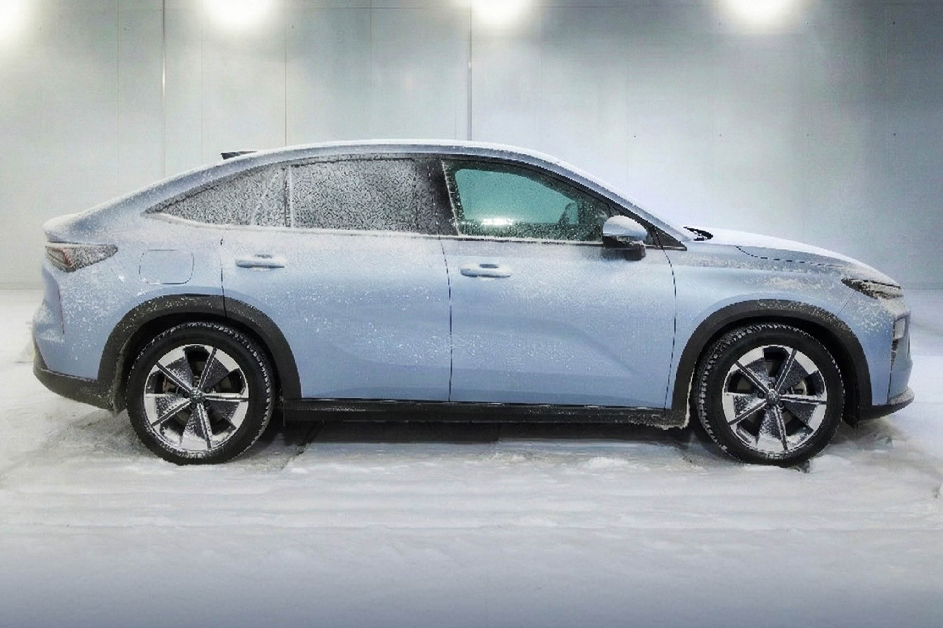 吉利博越REV首发超级铂金增程系统，完成100℃温差挑战