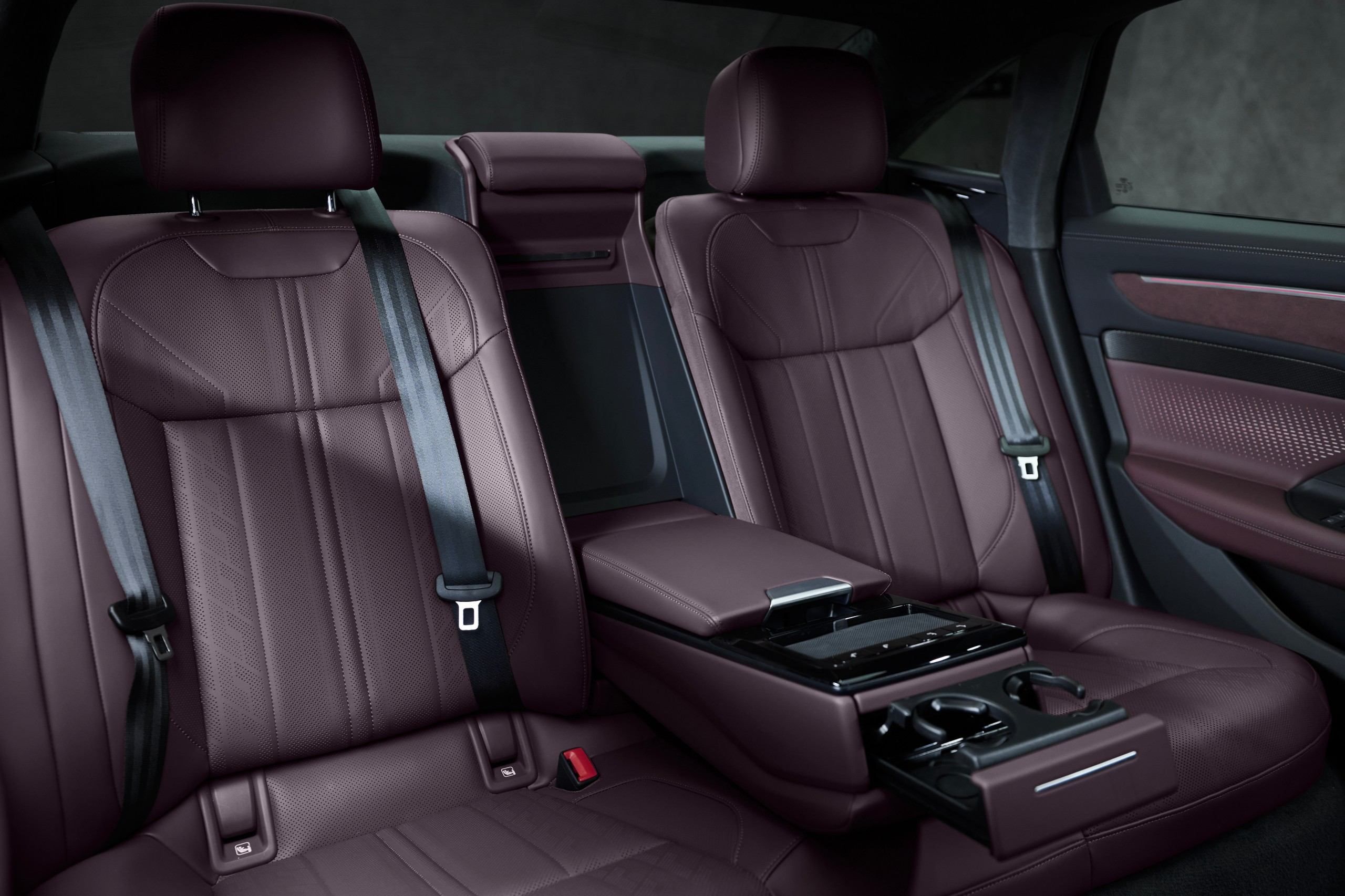 全新奥迪A6L上市售32.29万起，A6L e-tron同步开启预售