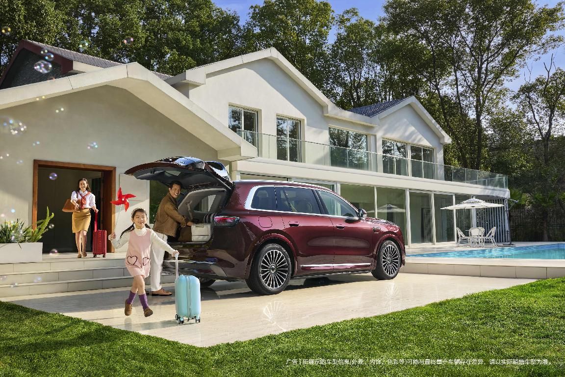 从热销到标杆，问界M8用更均衡的实力打动家庭用户