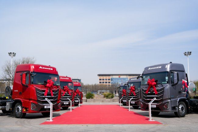 让资源运输更高效，欧曼星辉动力14L燃气车重塑运营新范式