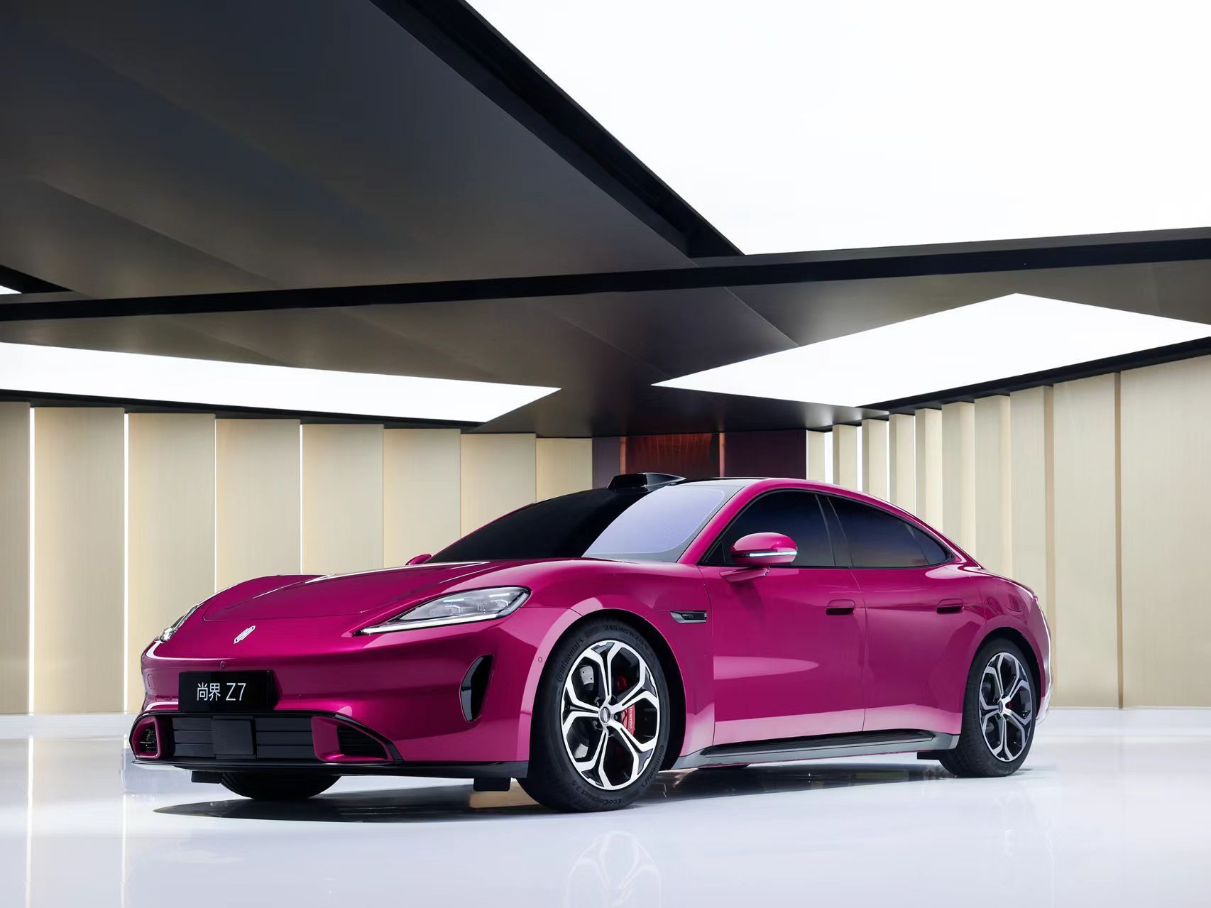 上汽集团发布2025年年报，合并营业总收入6562.4亿元