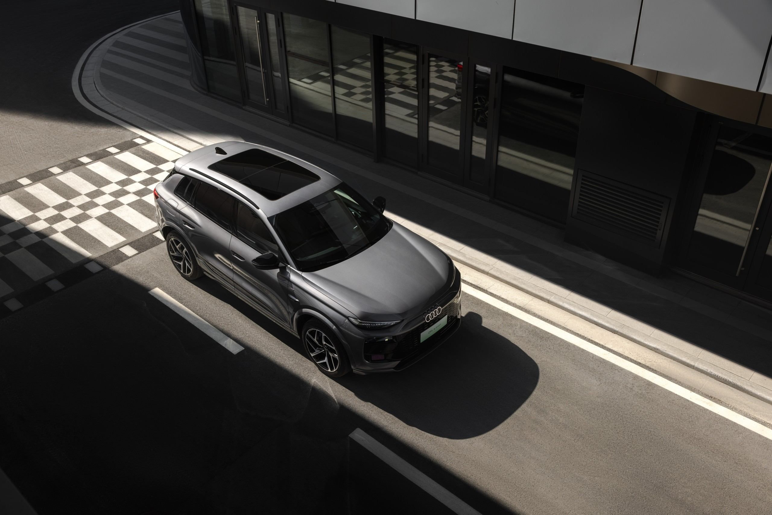 一汽奥迪Q6L e-tron上市,推6款车型/售26.98万起