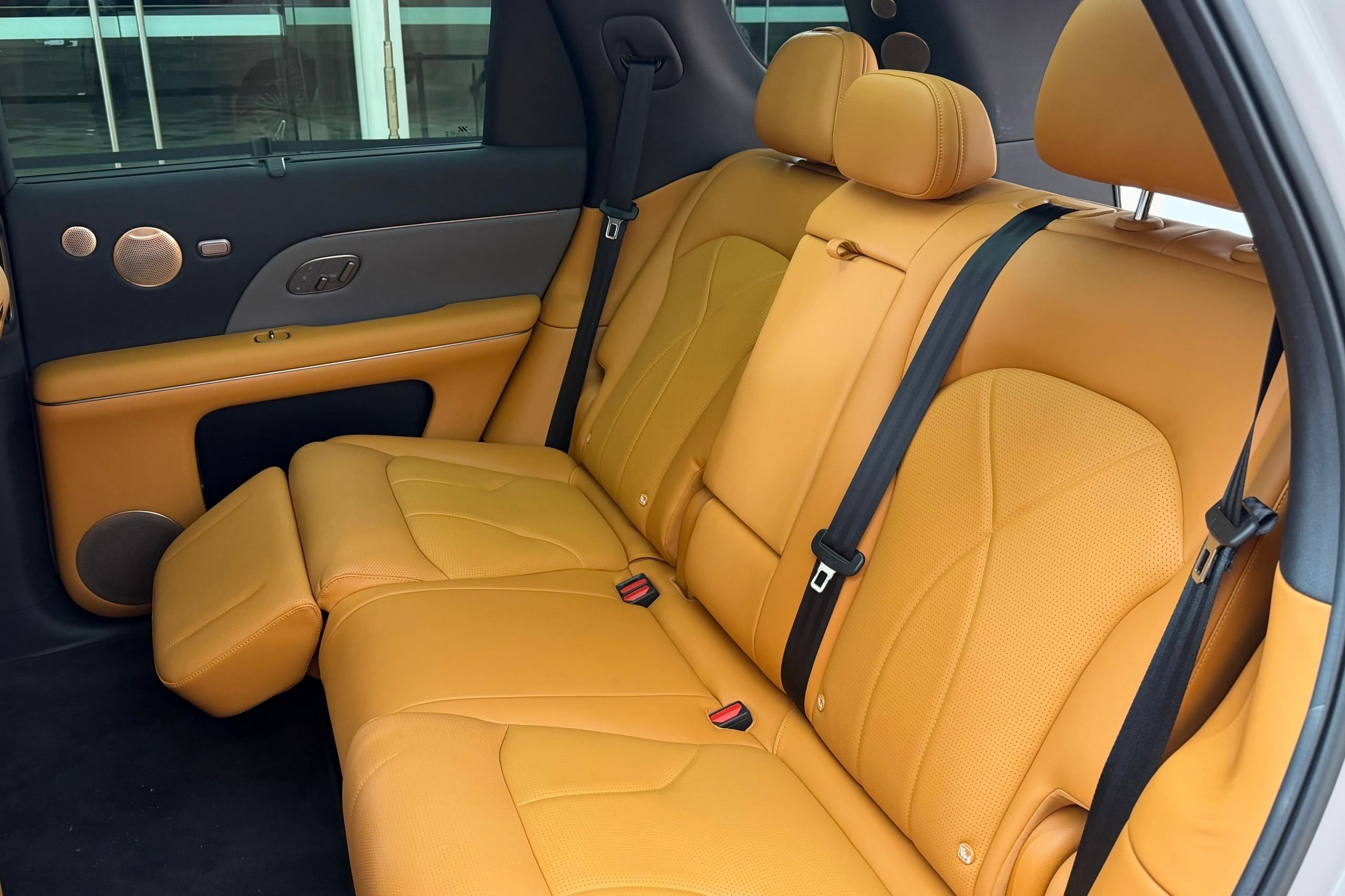 智己LS8正式上市，售价24.98万-29.98万元