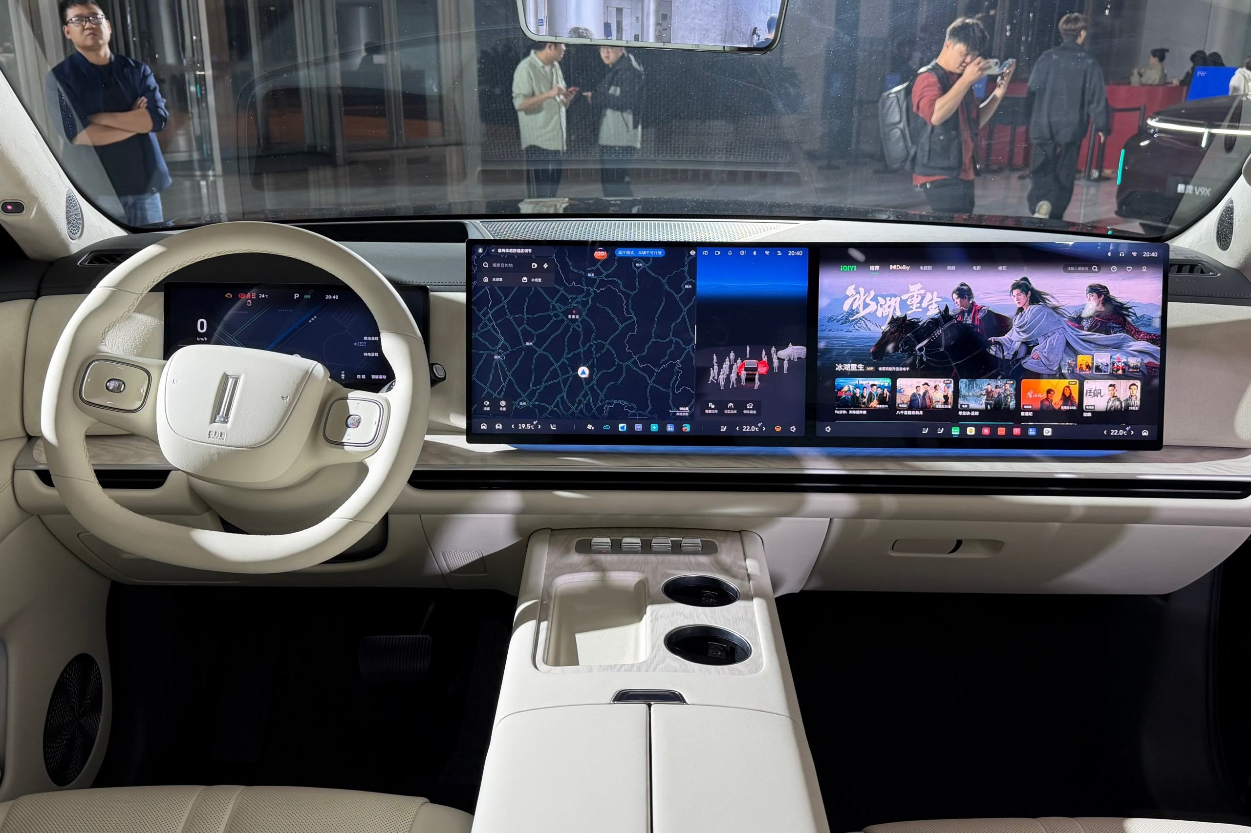 魏牌V9X预售价37.18万起，定位“AI豪华六座旗舰”