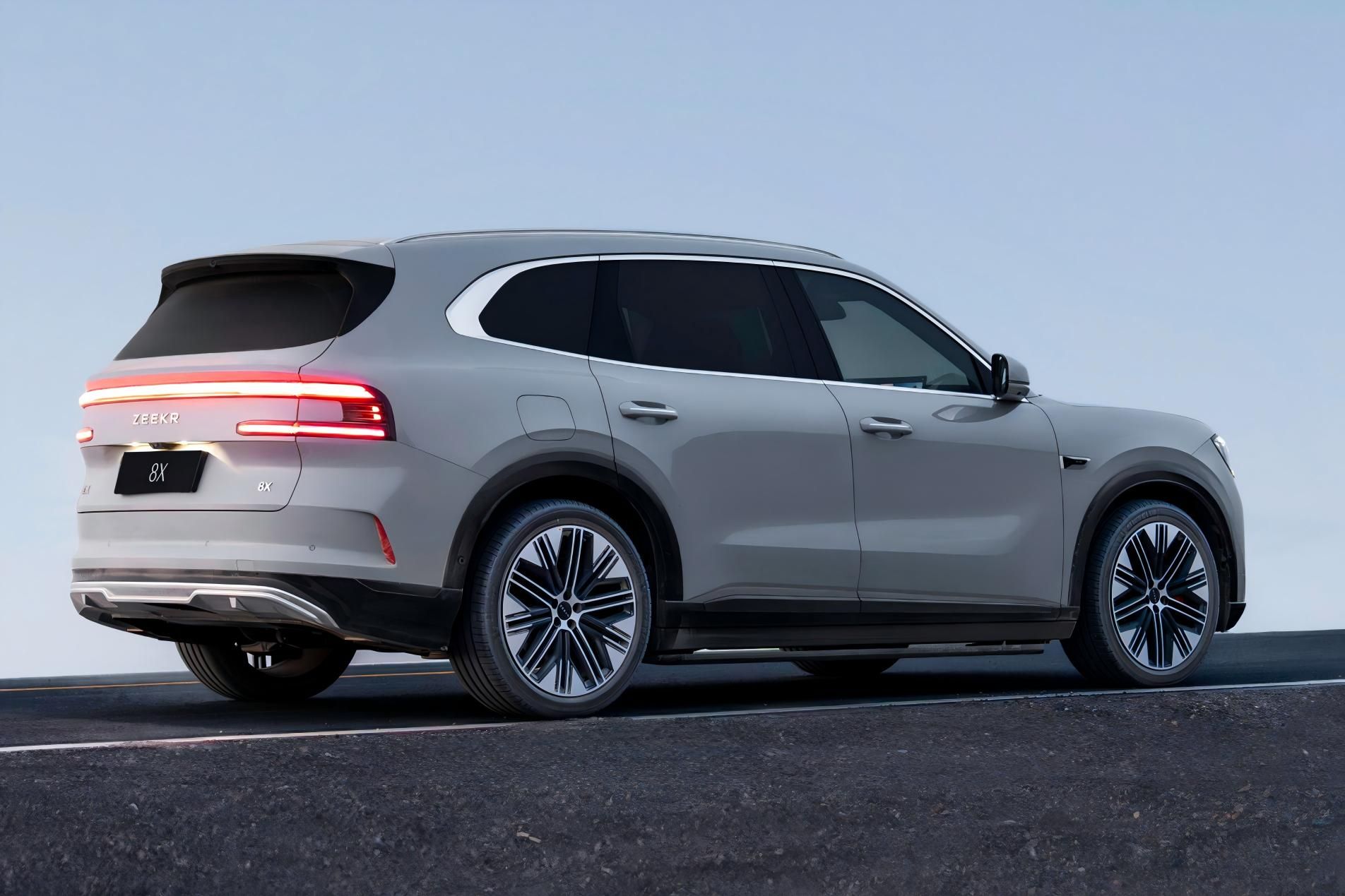 极氪8X正式上市 限时售价32.98万-47.38万元