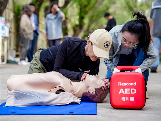 沃尔沃AED道路使者联盟：让安全突破边界，让守护生生不息