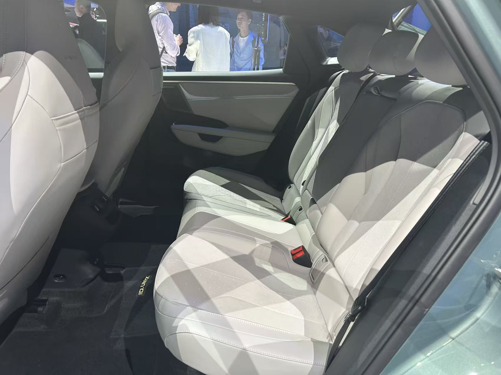 2026北京车展：与众07发布，定位潮流智慧纯电轿跑