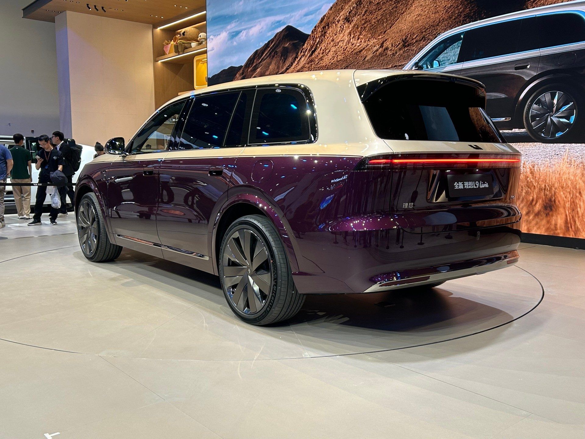 2026北京车展：全新一代理想L9亮相，售价55.98万元