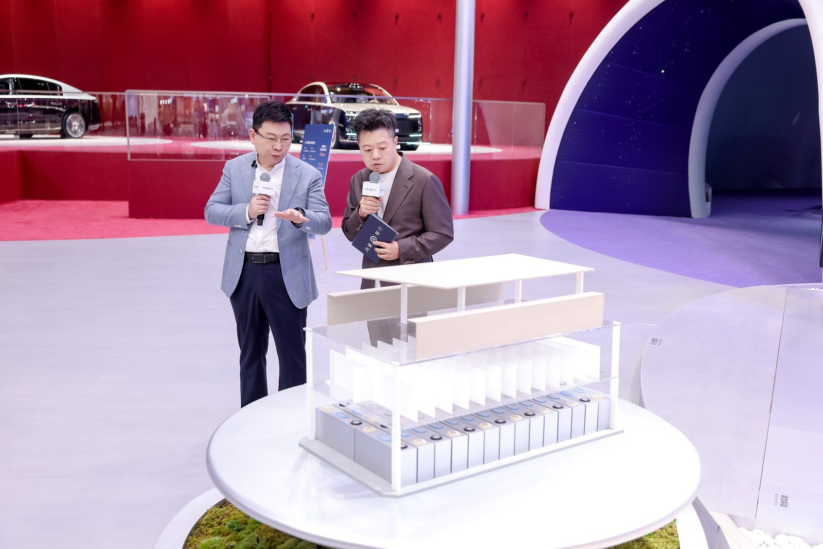 全棧技術賦能體系，鴻蒙智行定義智能出行未來格局 