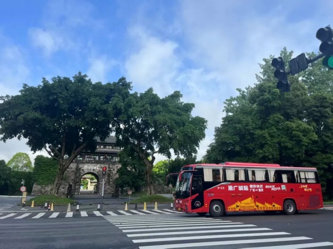 全线“焕”新!渝广城际便民快巴升级苏州金龙海格新V系客车