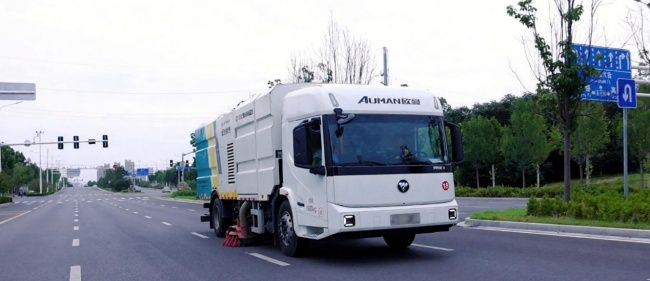 用户证言轻松又安心，欧曼银河3低入口环卫车科技护航环卫
