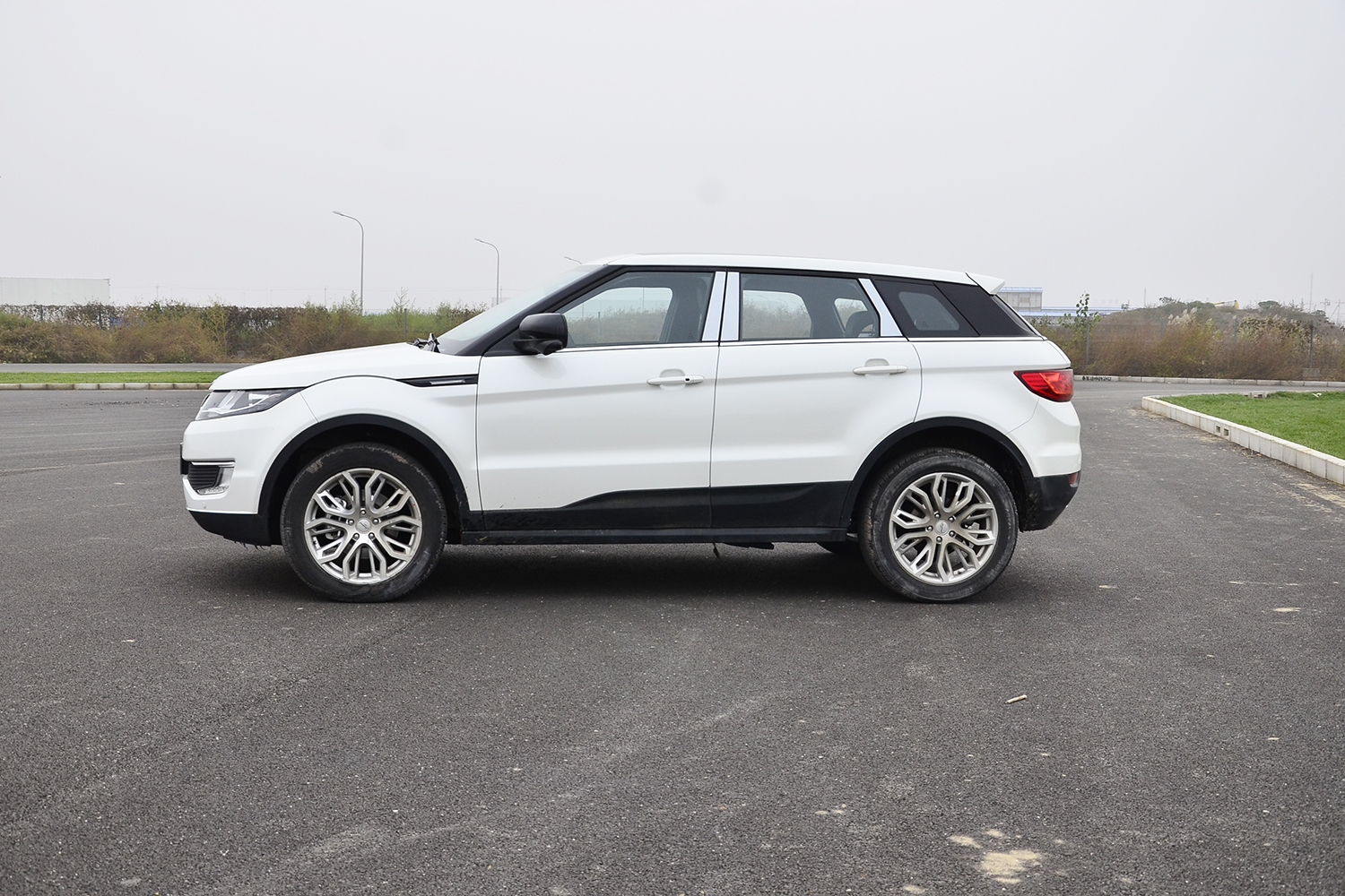 陆风x7最新价格变化表 车型 厂商指导价 (万元) 优惠金额 (万元) 裸