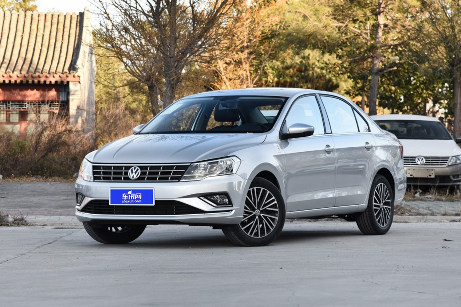 捷达最新价格变化表 车型 厂商指导价 (万元) 优惠金额 (万元) 裸车价