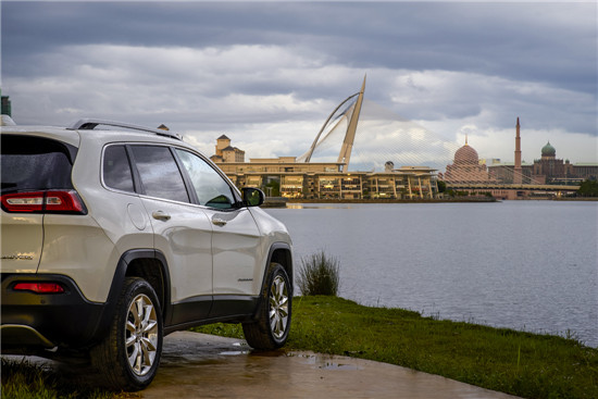 进口自由光自贸区最低价吉普自由光2.4价格