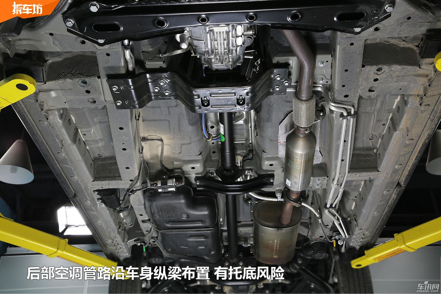 五菱宏光s3底盘防腐喷涂覆盖面积较广,但施工细节还有不少提升空间.