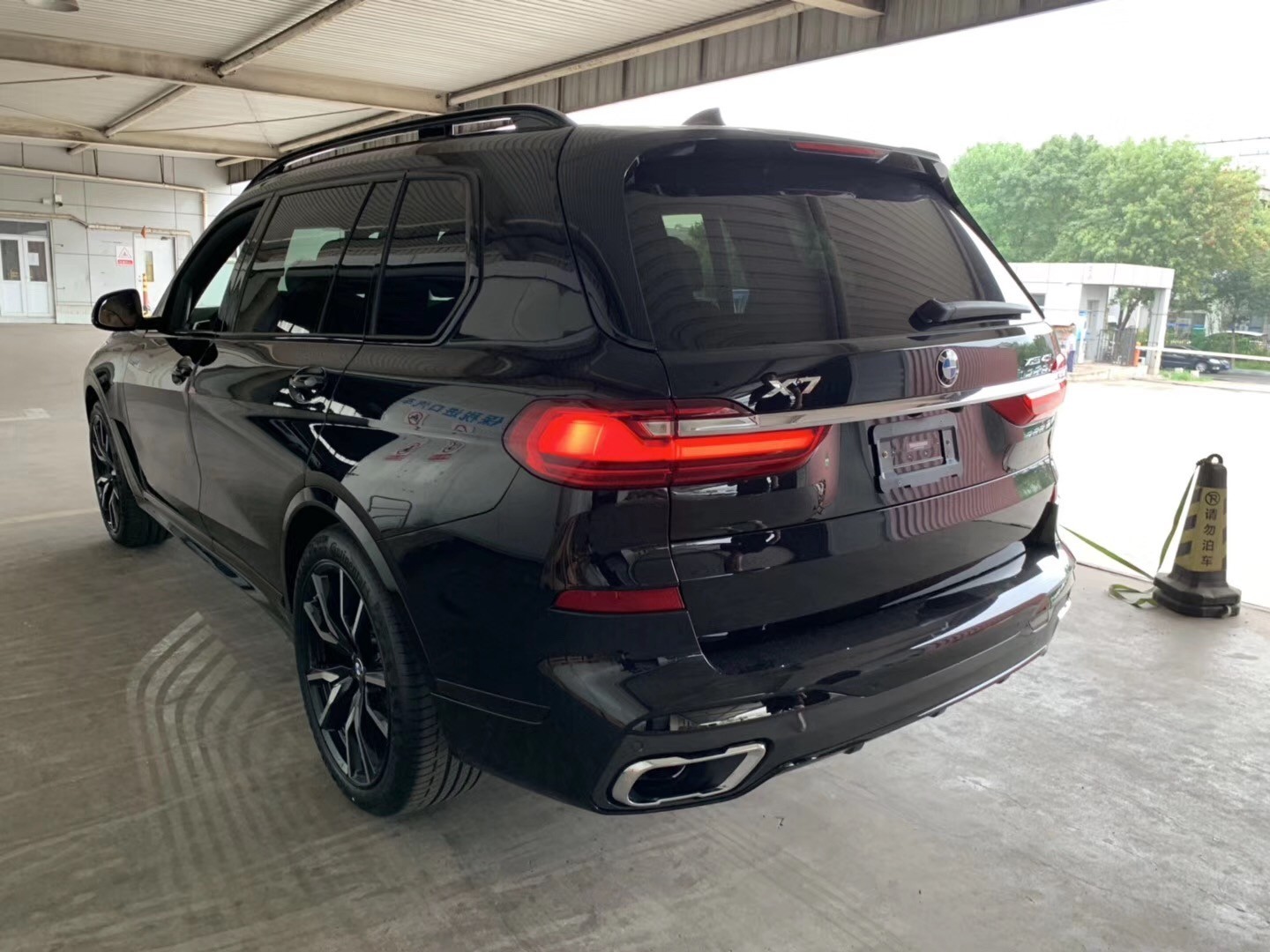 20款宝马x7最新报价8x万起售全国分期