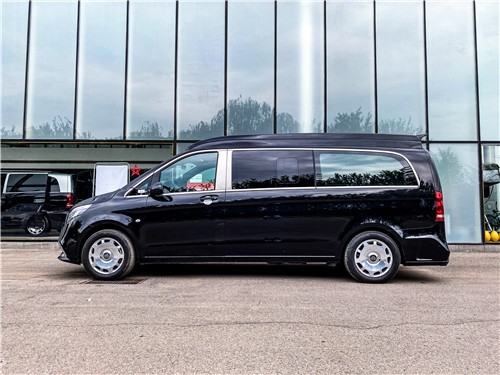 新款奔驰威霆高顶迈巴赫vs560豪华商务