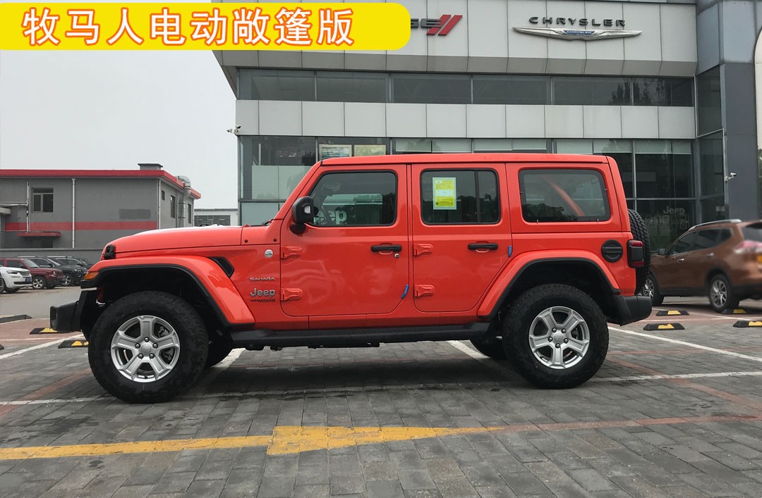 jeep牧马人电动敞篷版橙色 黑色到店!