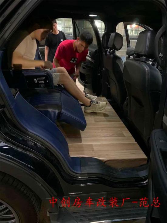 探险者改装座椅图片后排升级航空座椅木地板
