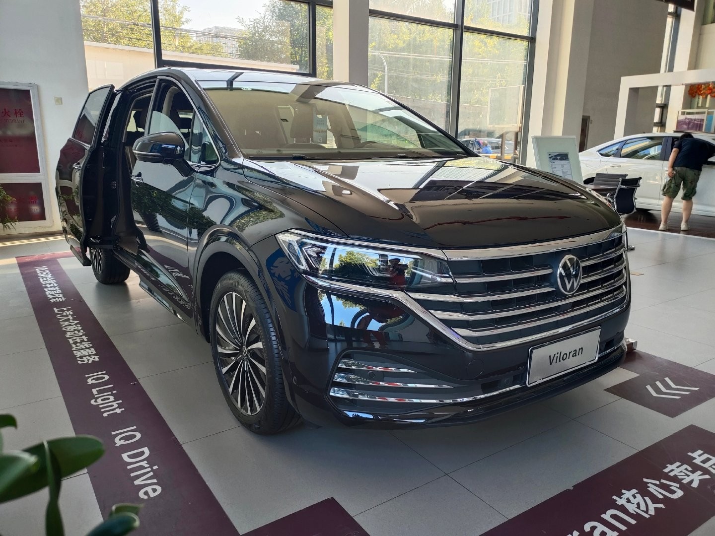 大众威然叱咤商场游刃有余威然价格还便宜