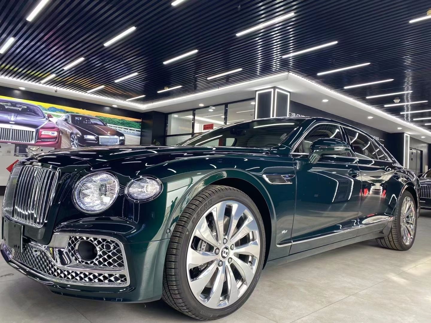 顶级豪华座驾21款宾利飞驰v8售2518万