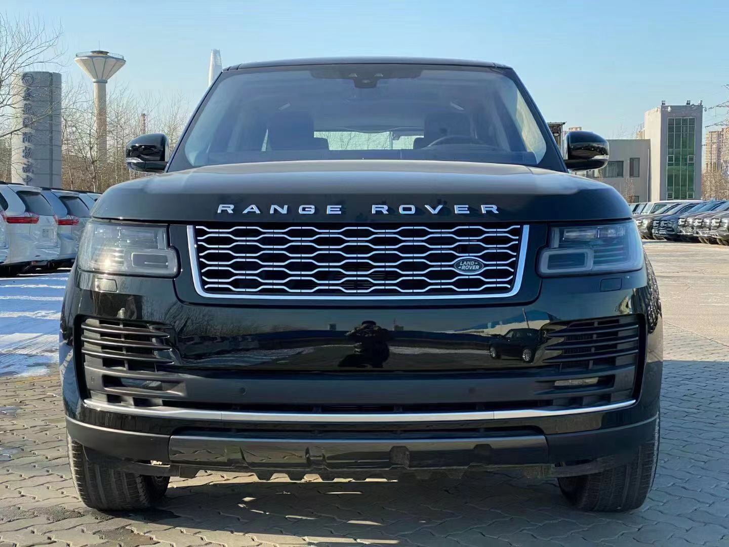 21款路虎揽胜vogue加长对比中规省20万