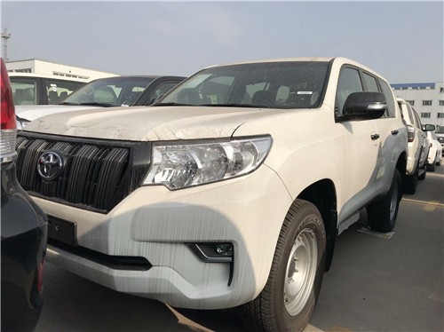 20款丰田霸道4000suv现车后挂天窗