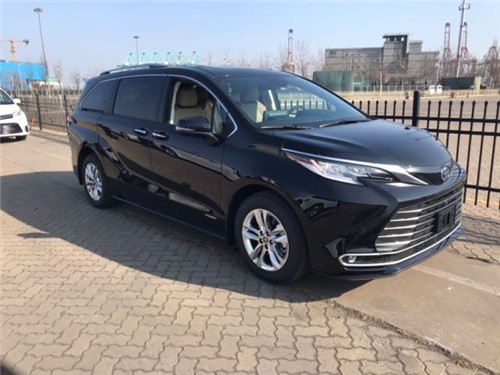 21款丰田塞纳现车品质全优40万起售